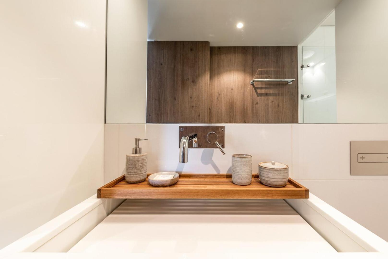 Guestready - 2Br Apt Carlos I With Terrace And Gym Apartment Lisbon Bagian luar foto