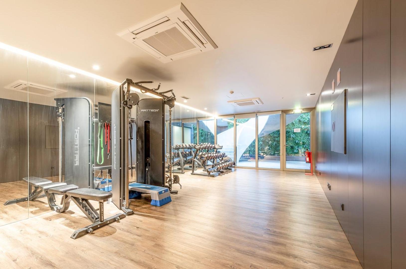 Guestready - 2Br Apt Carlos I With Terrace And Gym Apartment Lisbon Bagian luar foto